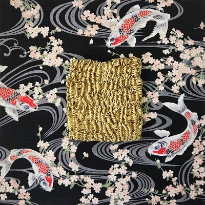 kasahara_oriental flavor_gold on black-koi_105854